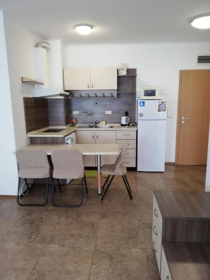 Apartamenti Zhelezovi Pomorie Eksteriør bilde