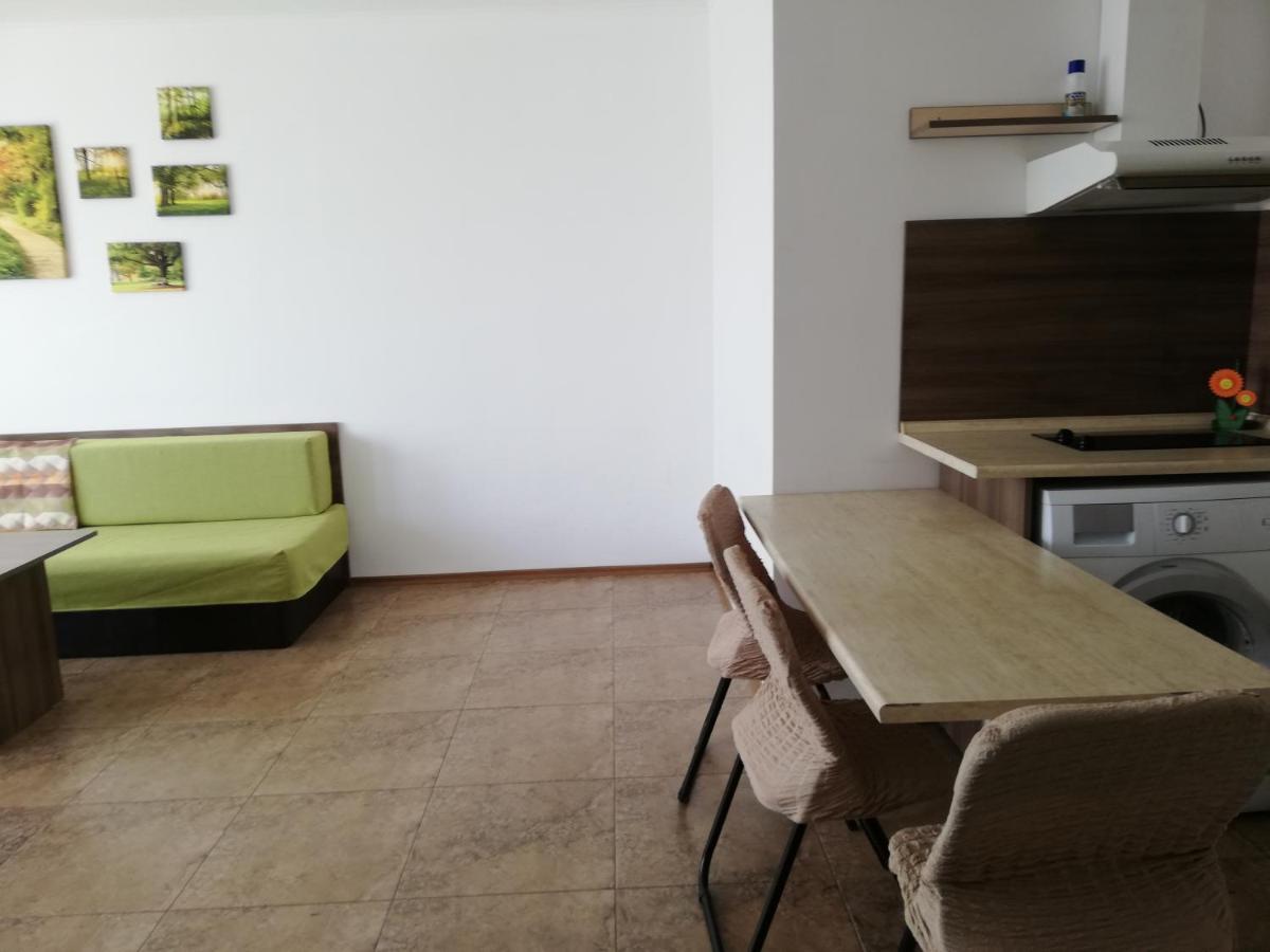 Apartamenti Zhelezovi Pomorie Eksteriør bilde