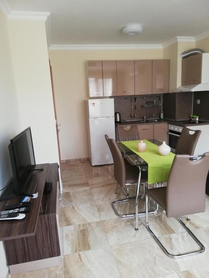 Apartamenti Zhelezovi Pomorie Eksteriør bilde
